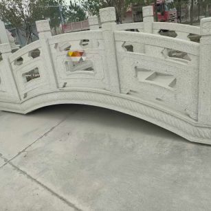 吕梁芝麻白拱桥，石桥