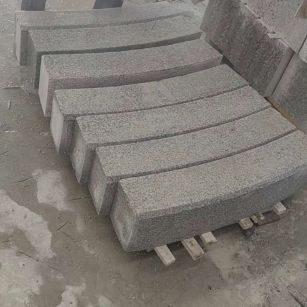 吕梁芝麻白弧形路牙石