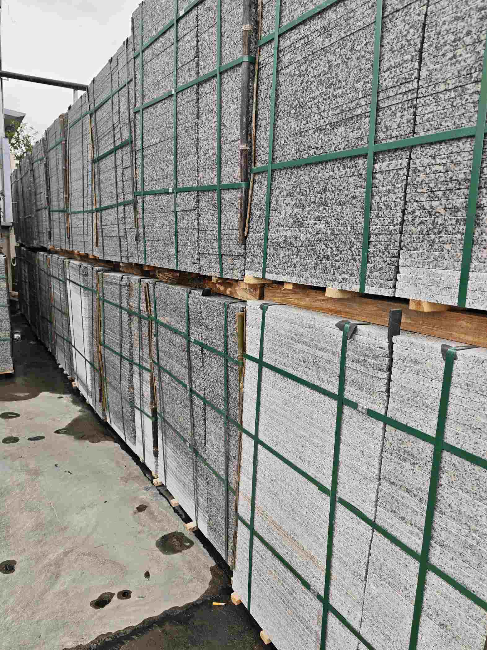 吕梁芙蓉白地铺石，石材地铺石