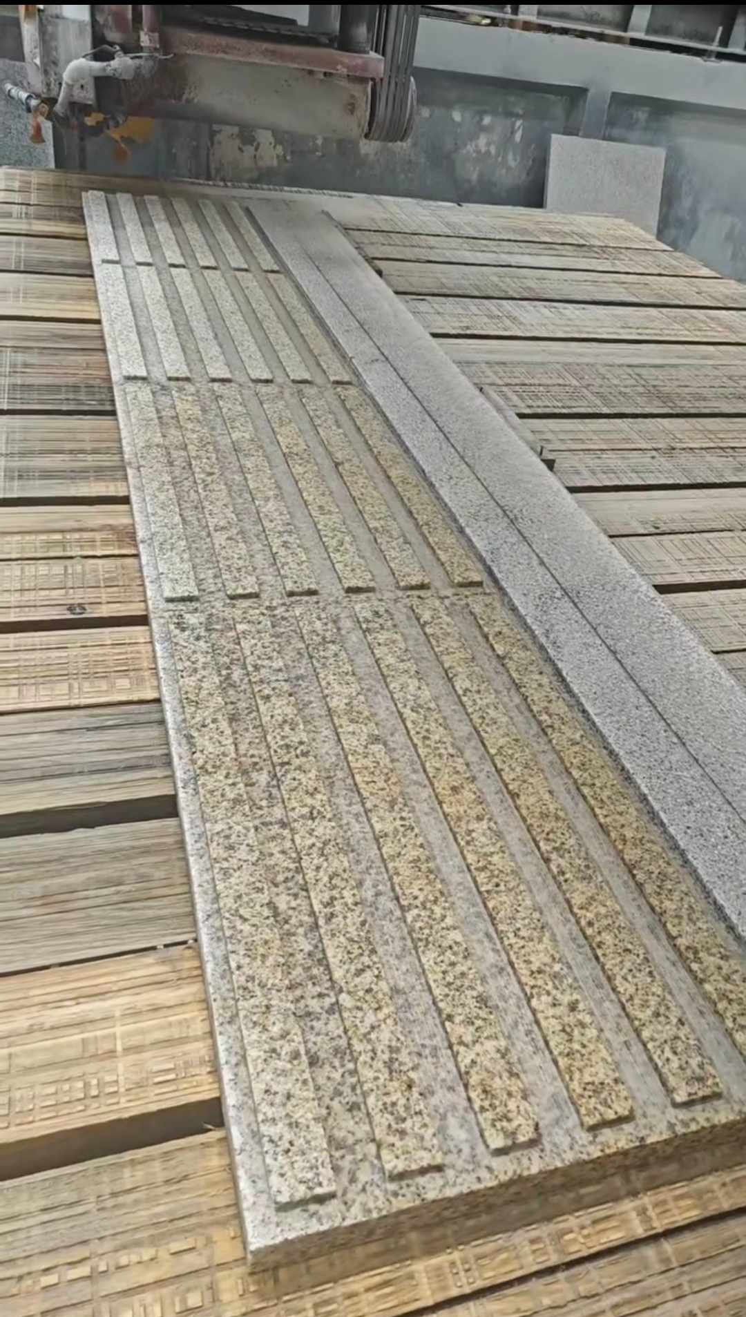 吕梁黄金麻盲道石 盲条