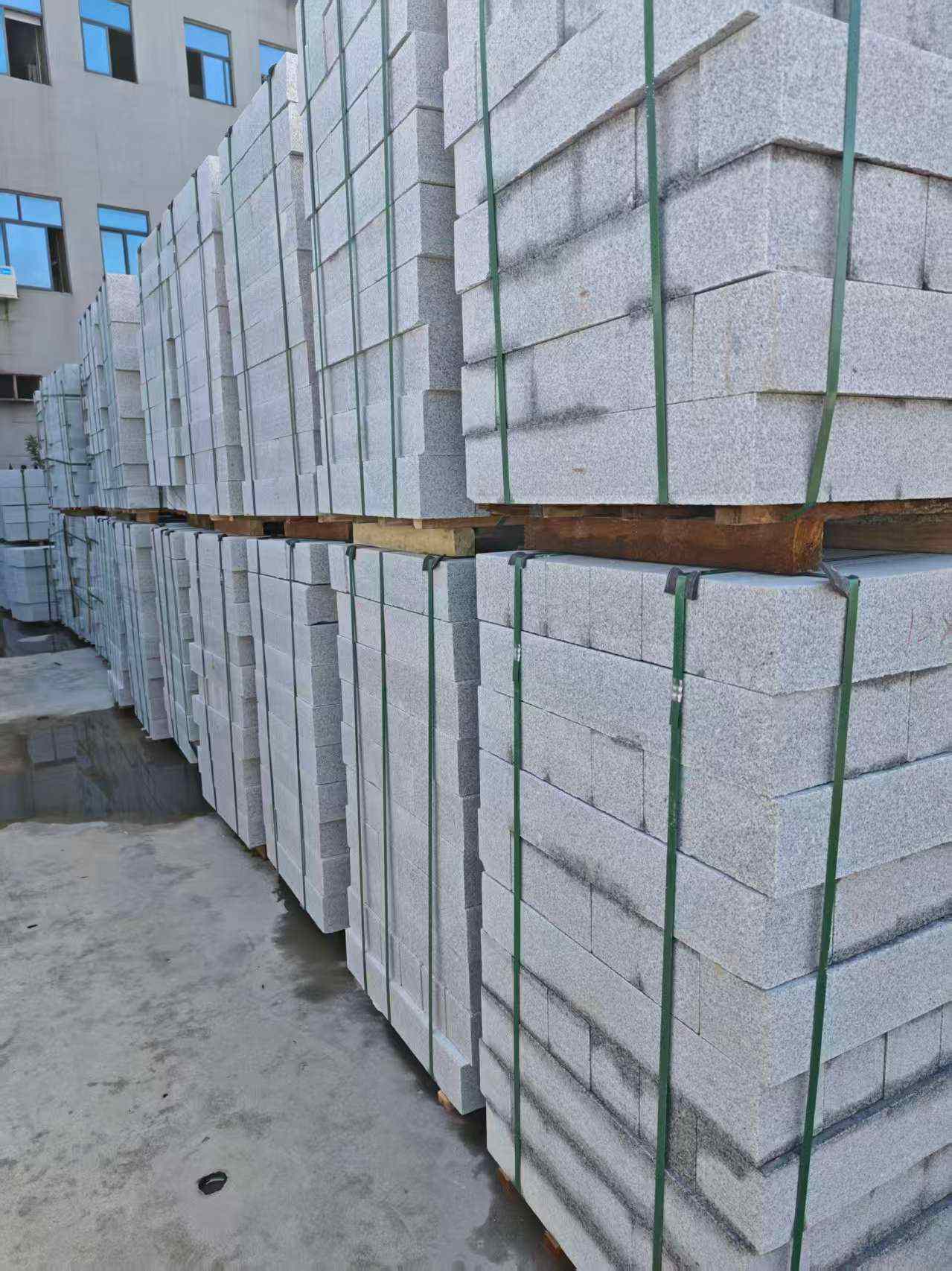 吕梁芝麻白路牙石，路侧石