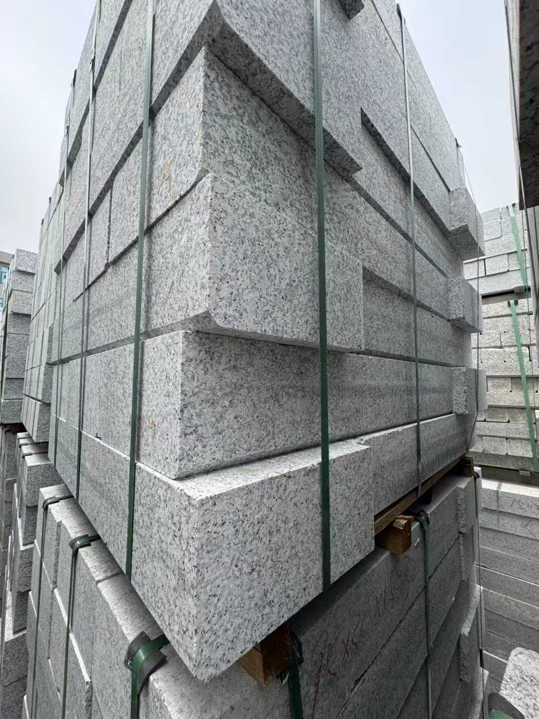 吕梁芝麻白路牙石 马路牙子