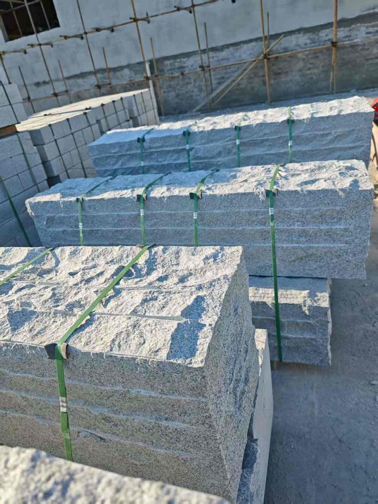 吕梁芝麻白自然面整石 坐凳