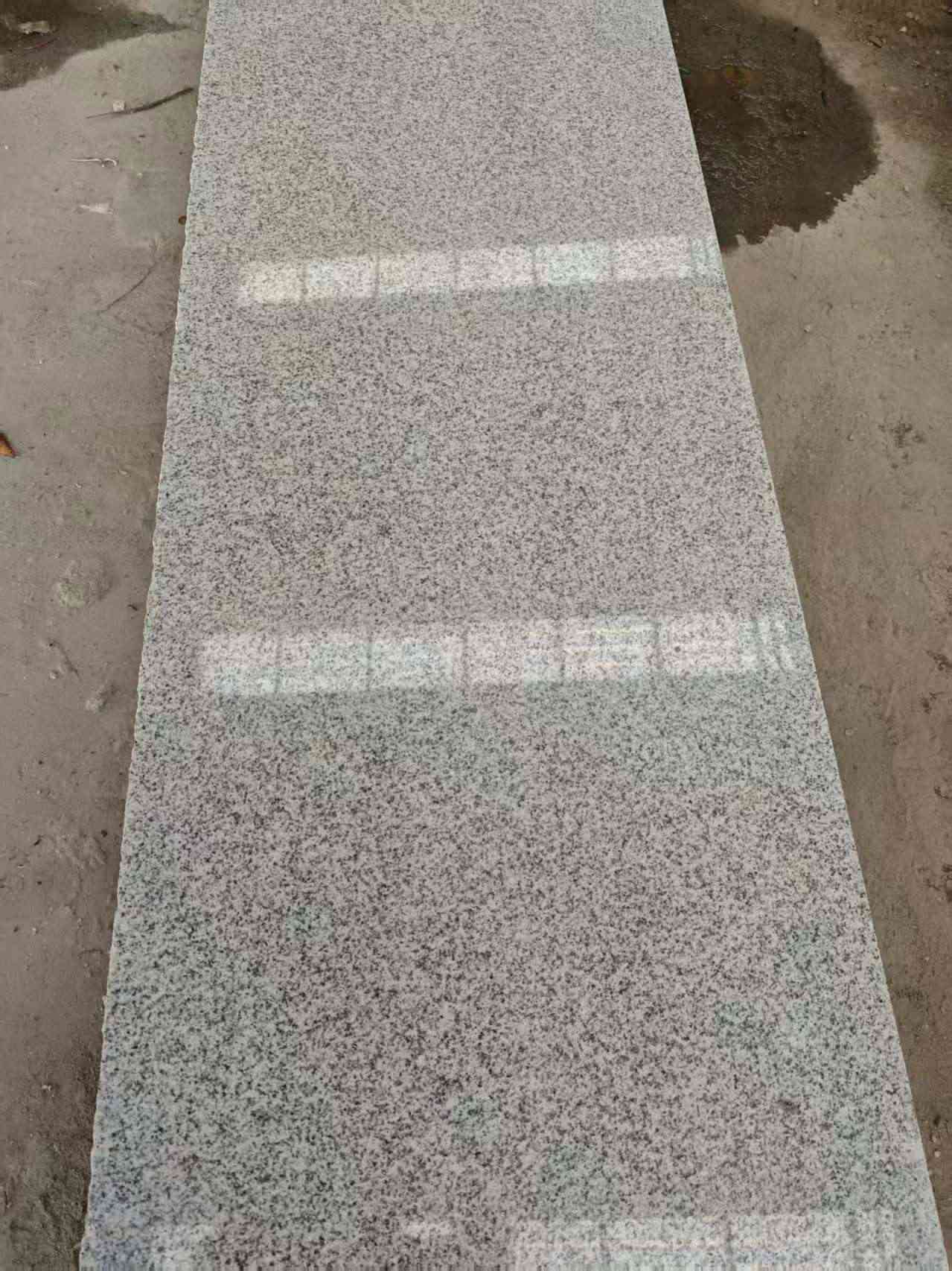 吕梁芝麻白光面毛板